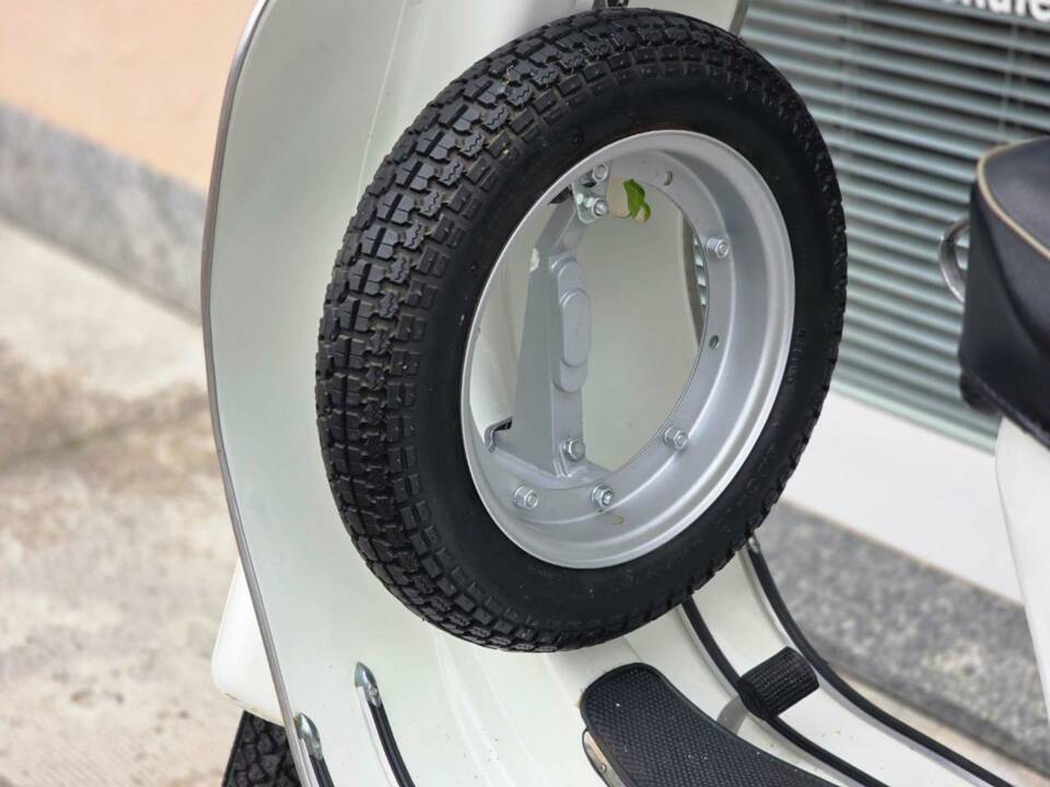 Image 14/29 of Piaggio Vespa 125 Primavera (1977)