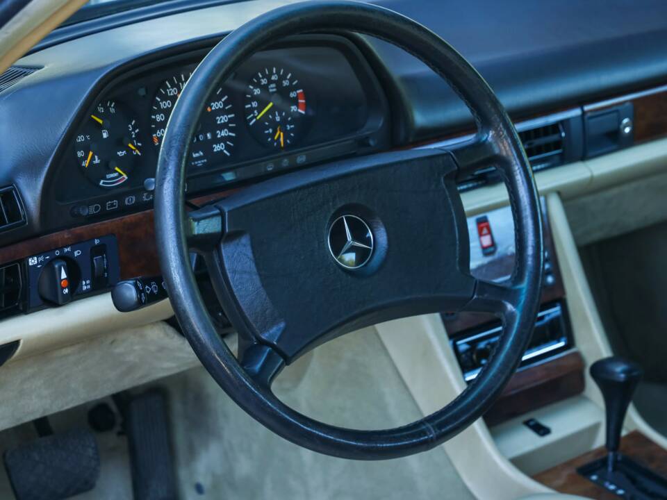 Bild 3/50 von Mercedes-Benz 560 SEC (1987)