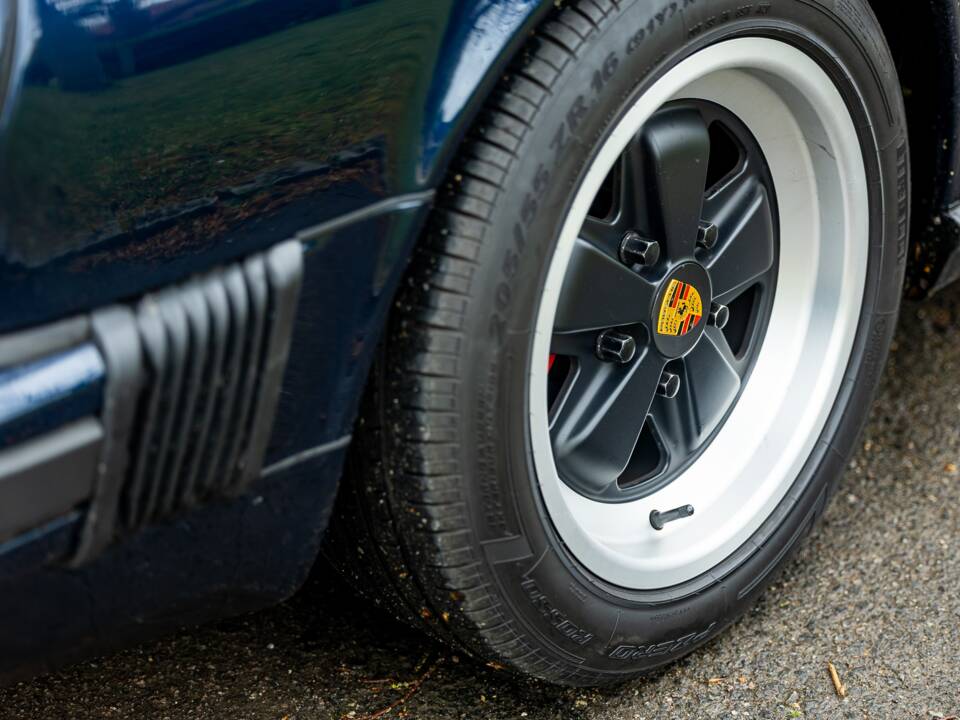 Image 48/50 of Porsche 911 Carrera 3.2 (1985)