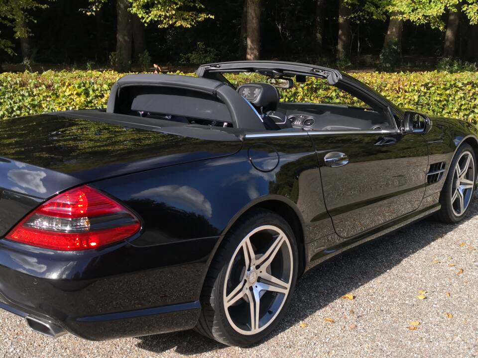 Afbeelding 16/45 van Mercedes-Benz SL 350 (2010)