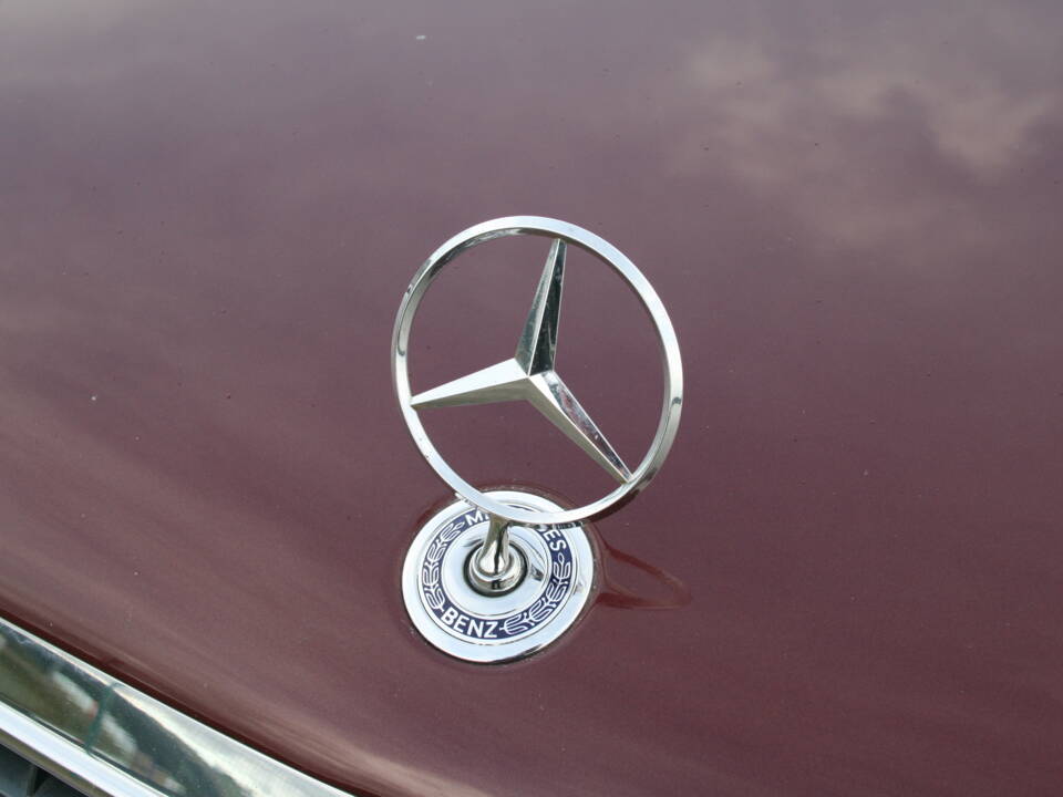 Image 52/69 of Mercedes-Benz 500 SE (1992)