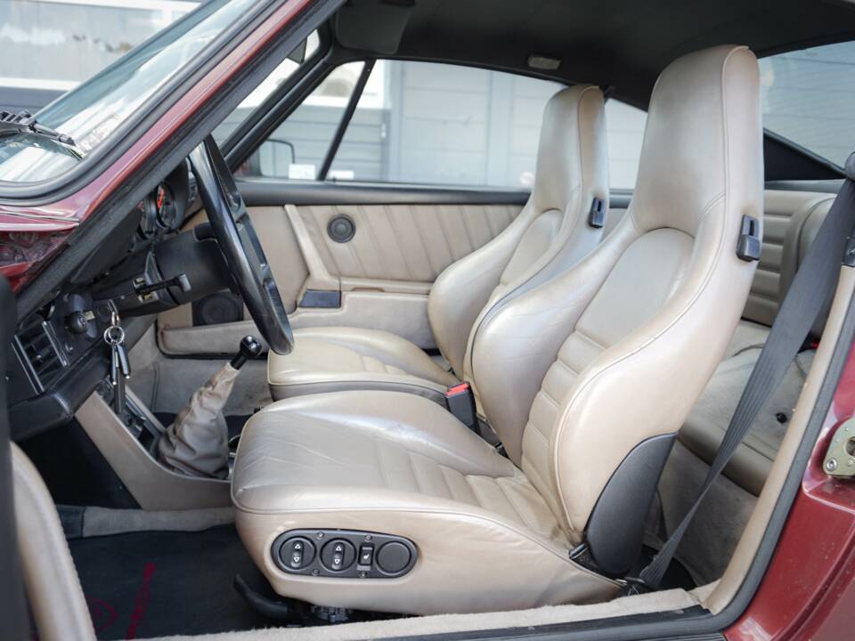 Bild 16/38 von Porsche 911 Carrera 3.2 (1986)