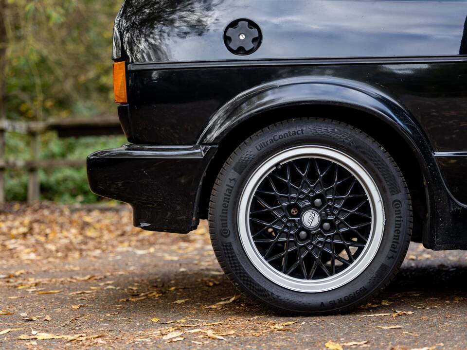 Afbeelding 32/46 van Volkswagen Golf I GTI 1.6 (1993)