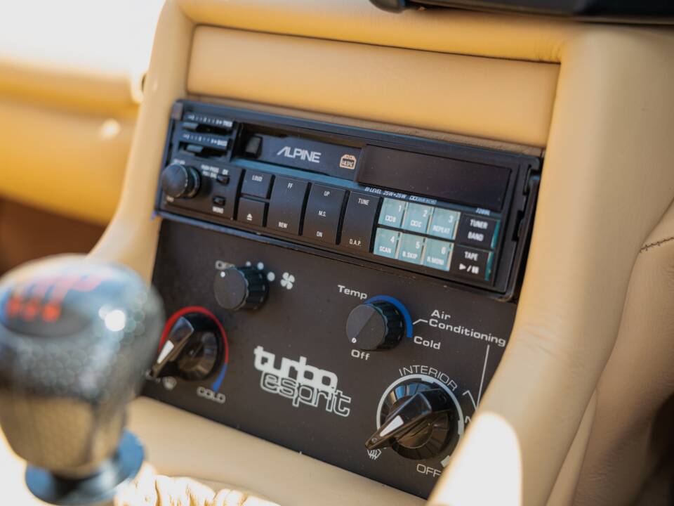 Afbeelding 19/47 van Lotus Esprit Turbo HC (1989)