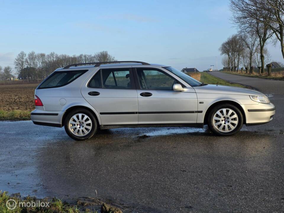 Image 4/37 of Saab 9-5 Hearse (2003)