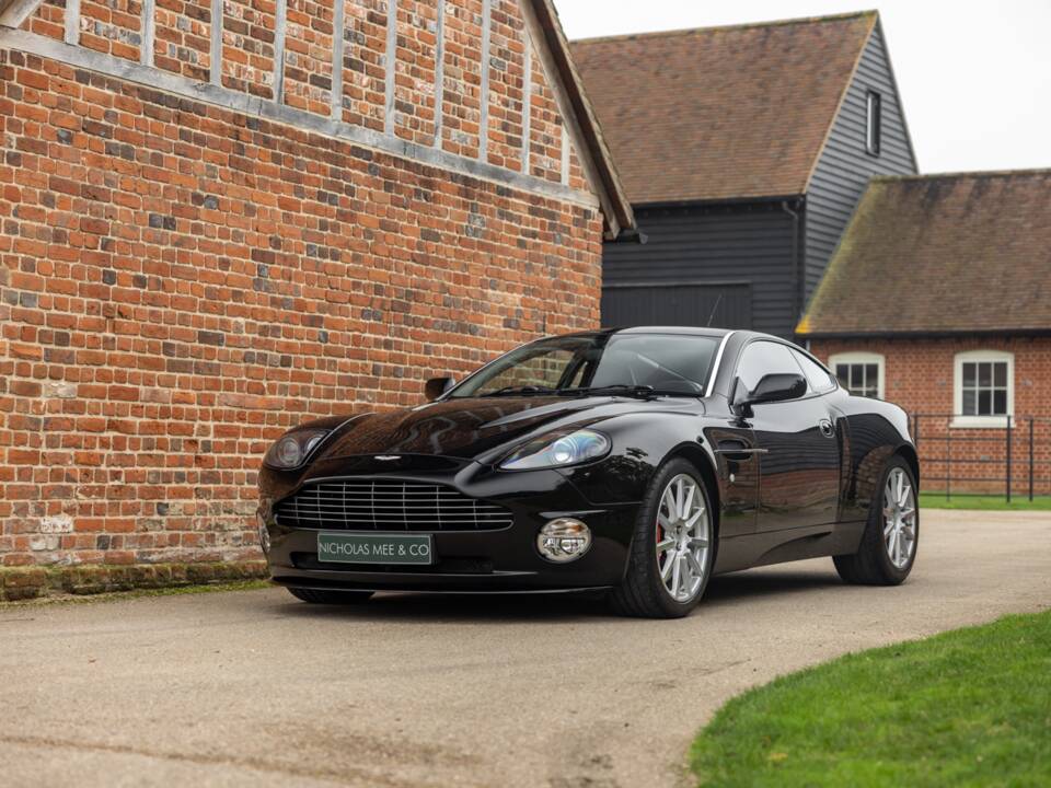 Bild 17/49 von Aston Martin V12 Vanquish S (2007)