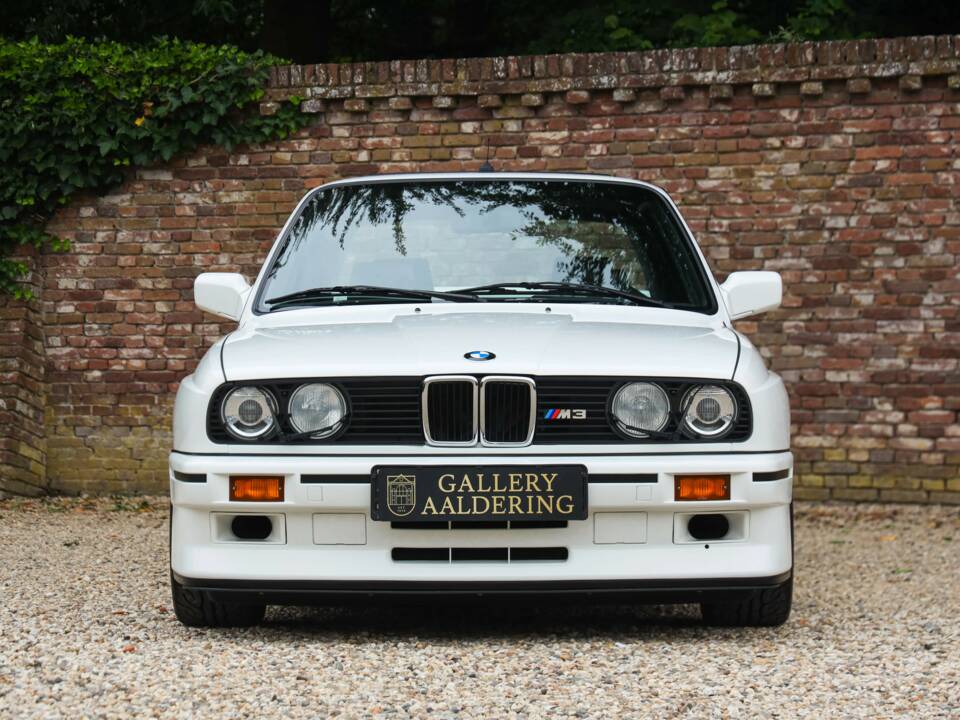 Image 5/50 of BMW M3 (1990)