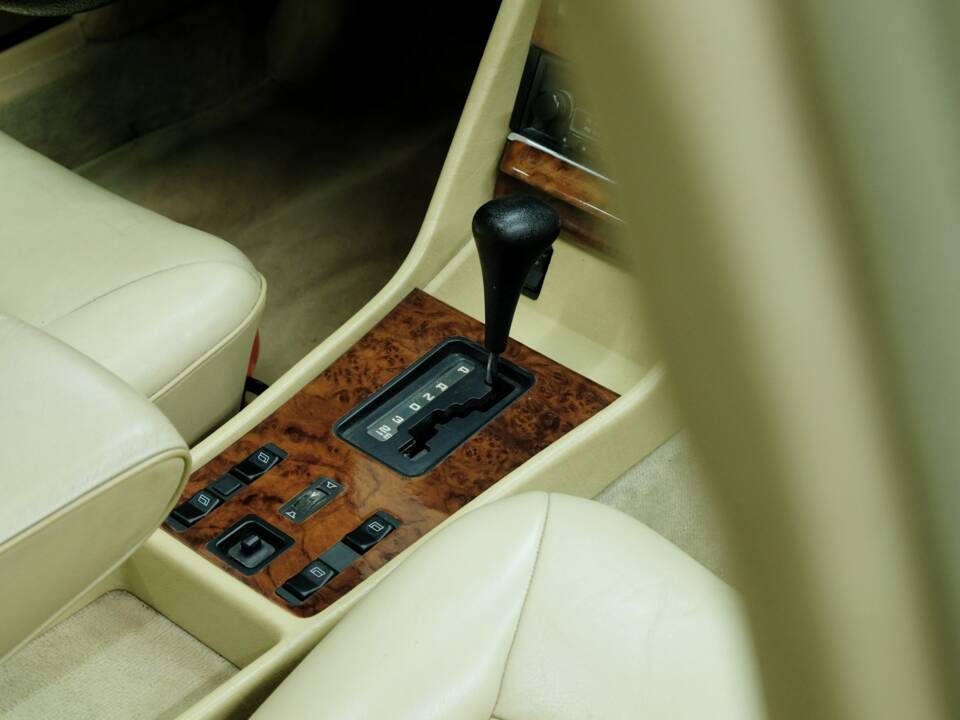 Bild 24/50 von Mercedes-Benz 500 SEL (1983)