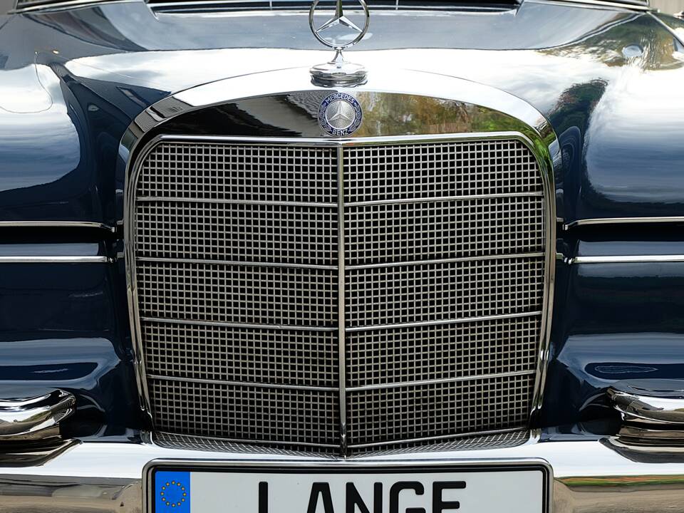 Image 38/76 de Mercedes-Benz 220 S b (1963)