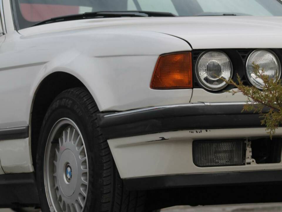 Image 6/37 of BMW 735i (1991)