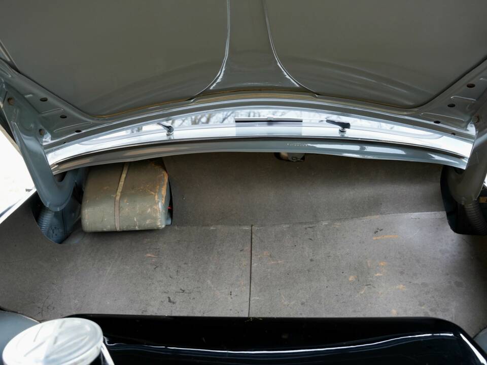 Image 17/50 de Volkswagen Käfer 1200 Standard "Ovali" (1955)