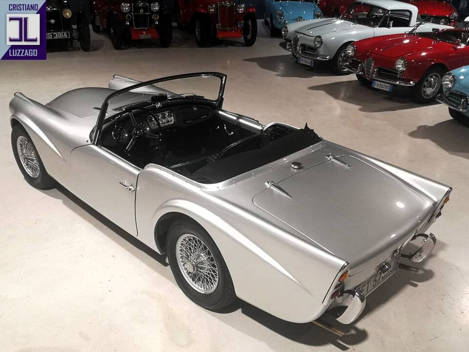 Image 5/37 of Daimler SP 250 (1960)