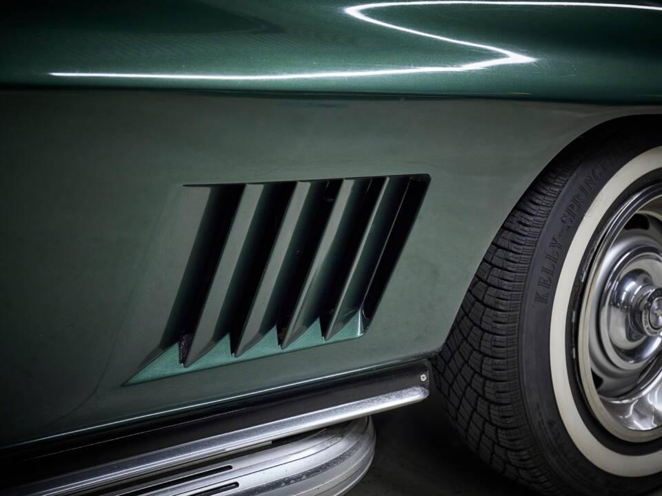 Image 27/78 of Chevrolet Corvette Stingray 427 (1967)