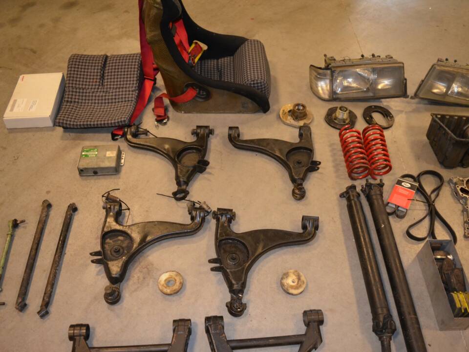 Image 12/16 of Mercedes-Benz 190 E 2.5-16 (1988)