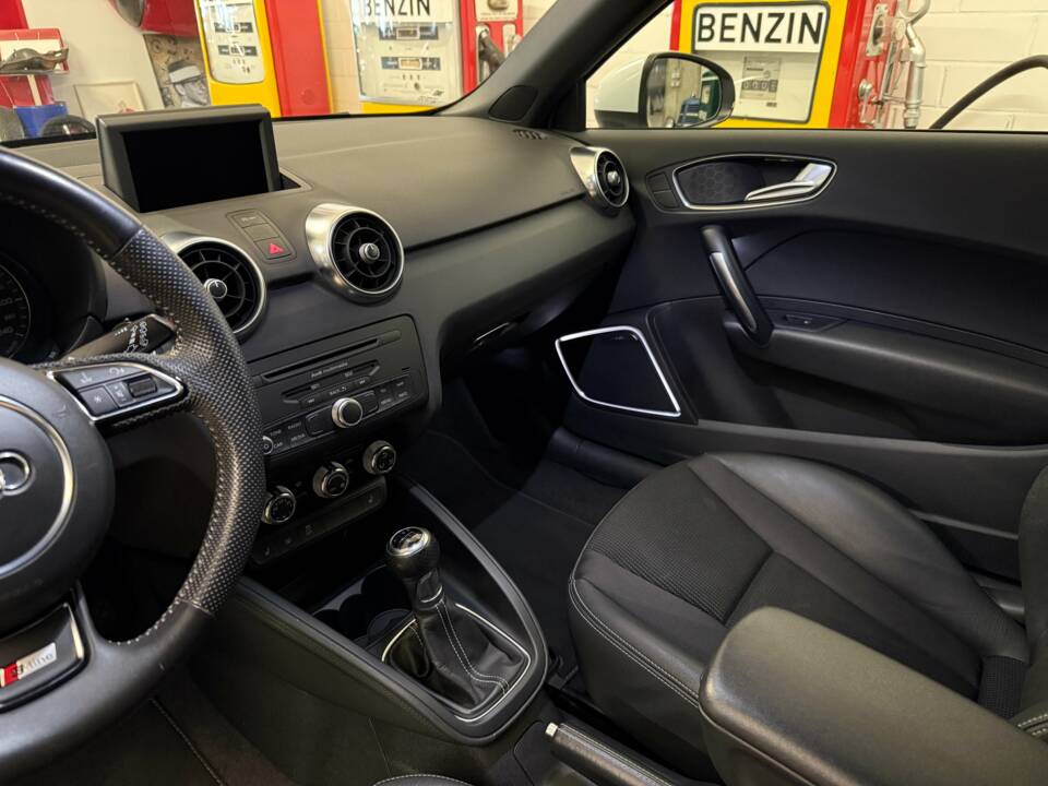 Immagine 10/15 di Audi A1 2.0 TDI (2012)