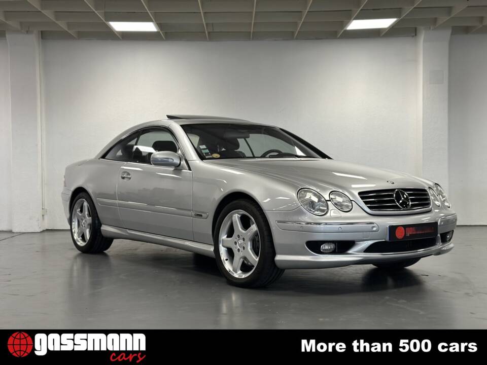 Immagine 2/15 di Mercedes-Benz CL 55 AMG (2001)