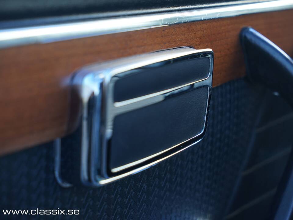 Image 5/37 of BMW 3.0 CSi (1973)