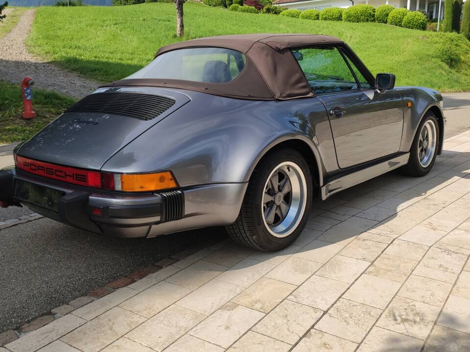 Image 28/104 of Porsche 911 Carrera 3.2 (1986)