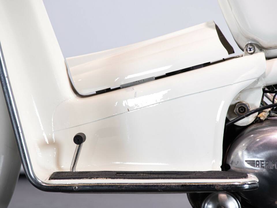 Image 14/50 of Aermacchi DUMMY (1956)