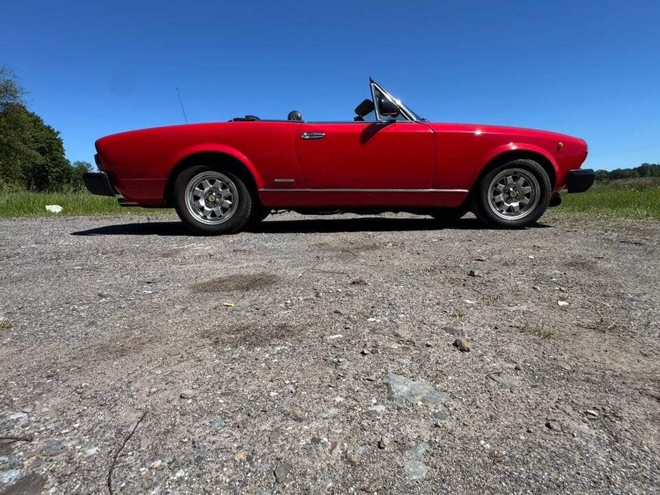Afbeelding 28/100 van FIAT 124 Pininfarina Spidereuropa (1982)