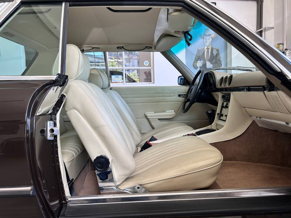 Image 16/29 de Mercedes-Benz 450 SLC (1983)