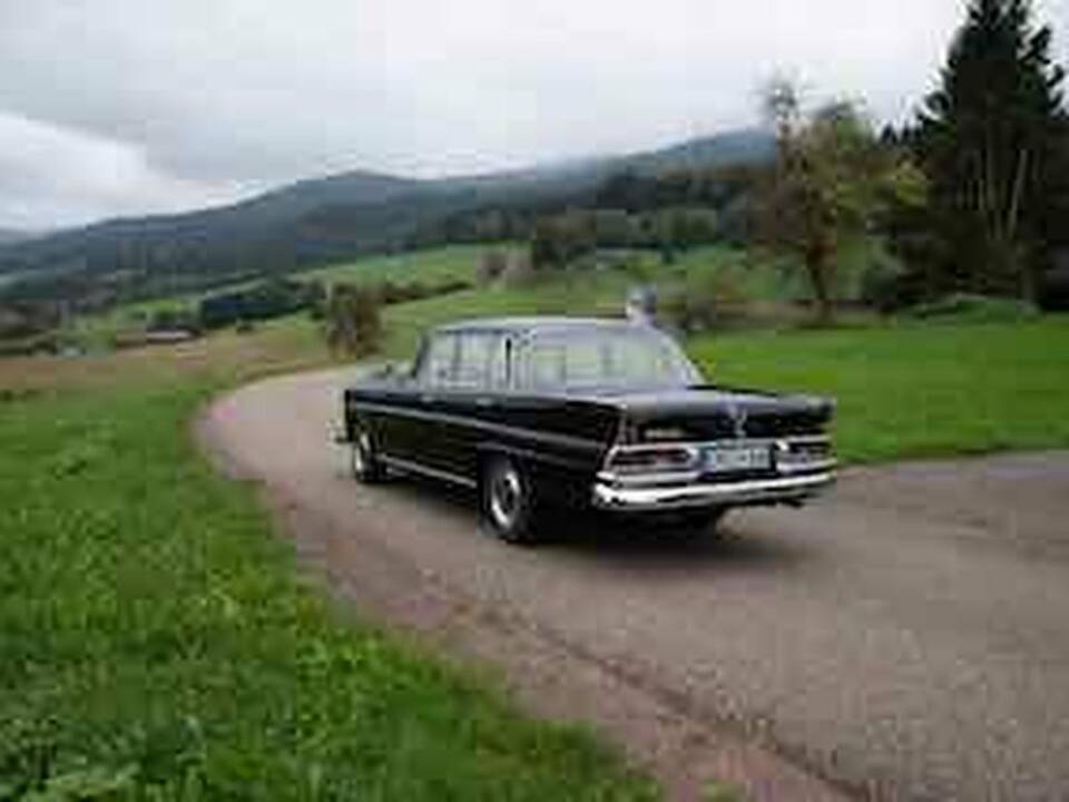 Bild 6/8 von Mercedes-Benz 220 SE b (1964)