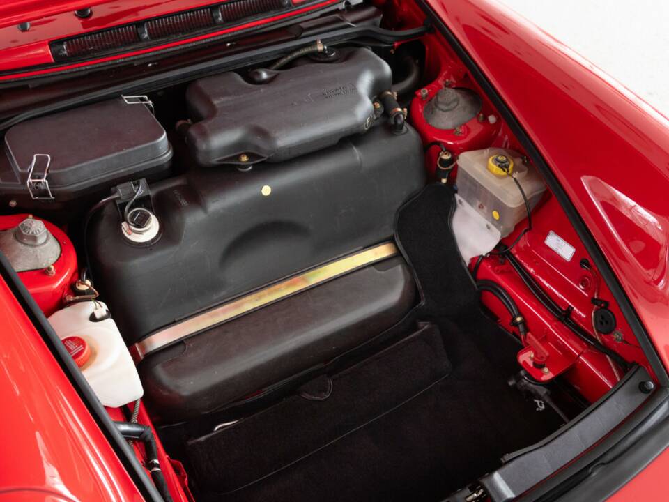 Immagine 36/39 di Porsche 911 Carrera RS (1992)