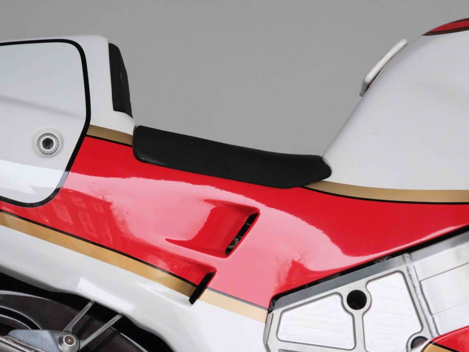 Image 8/95 of Bimota YB6 (1990)