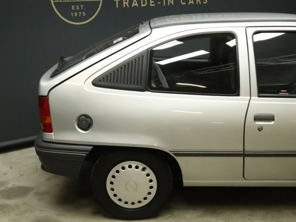 Afbeelding 33/50 van Opel Kadett 2,0i GSi (1988)