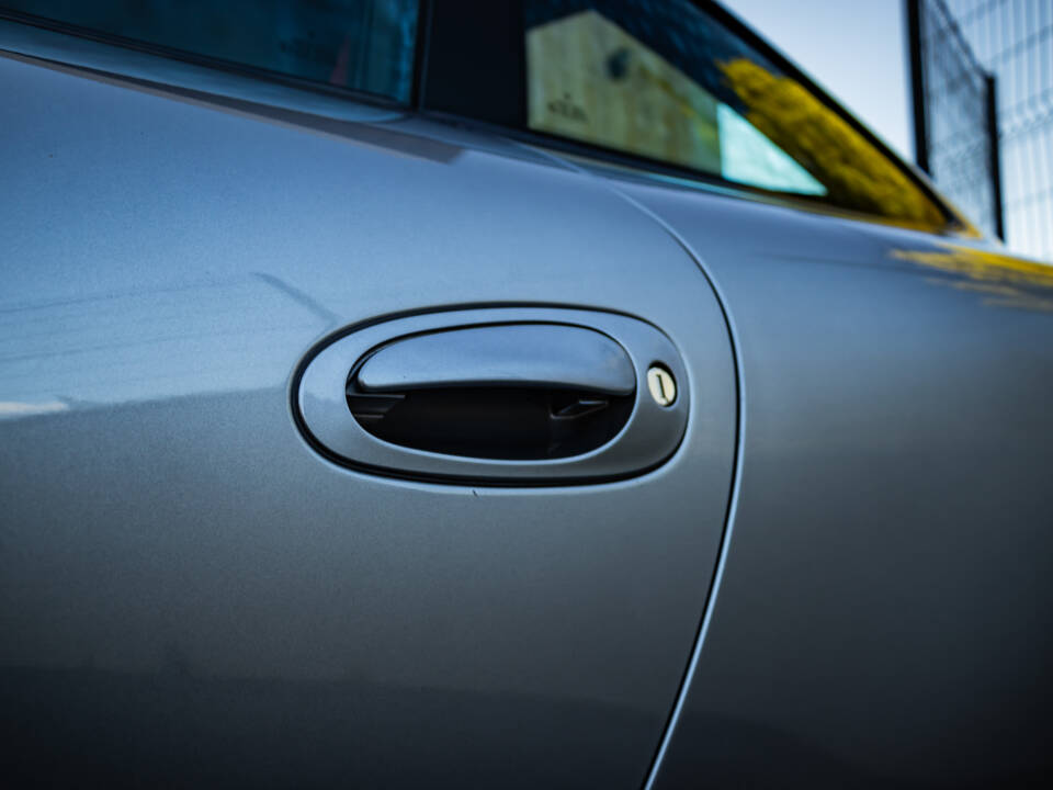 Afbeelding 23/50 van Porsche 911 Carrera 4S (2004)