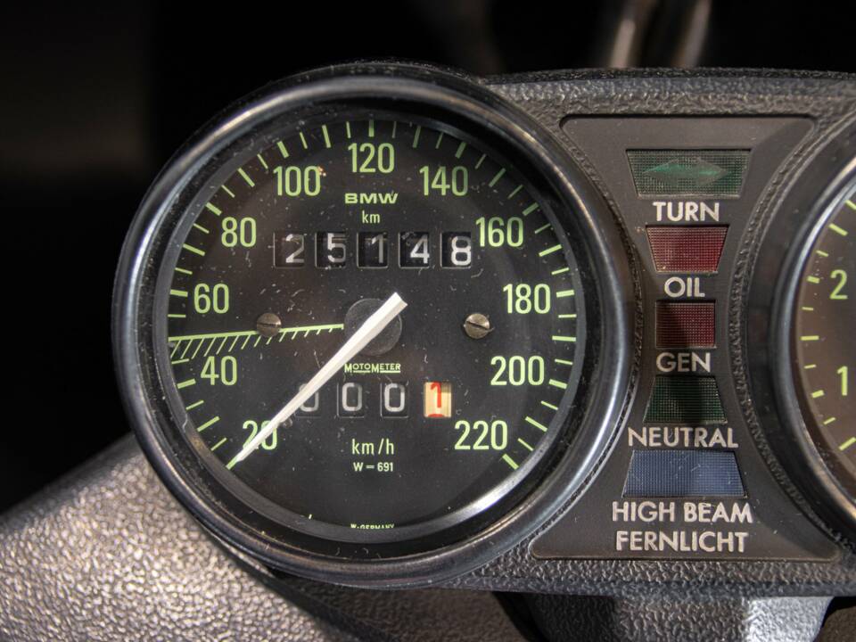 Bild 19/50 von BMW DUMMY (1982)