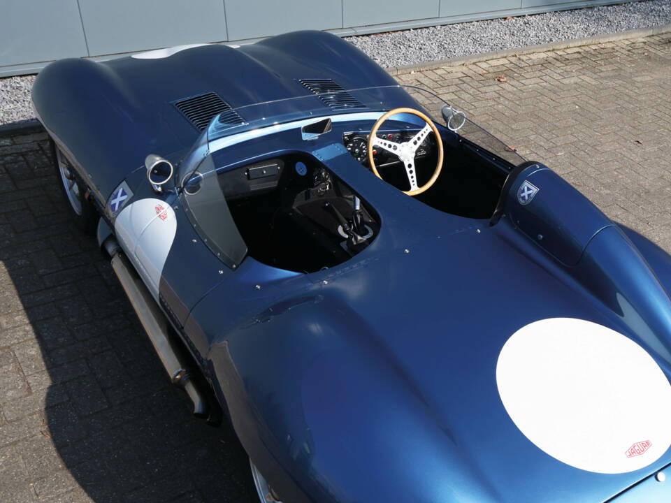 Image 49/60 of Jaguar D-Type (1967)