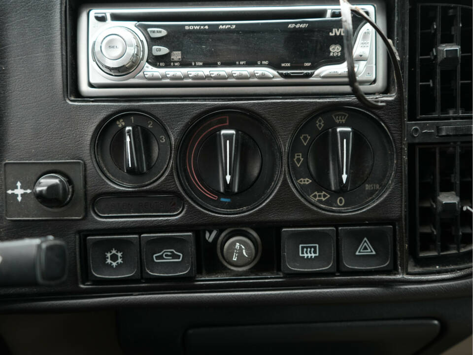 Image 15/29 of Saab 900 2.0i 16V (1993)