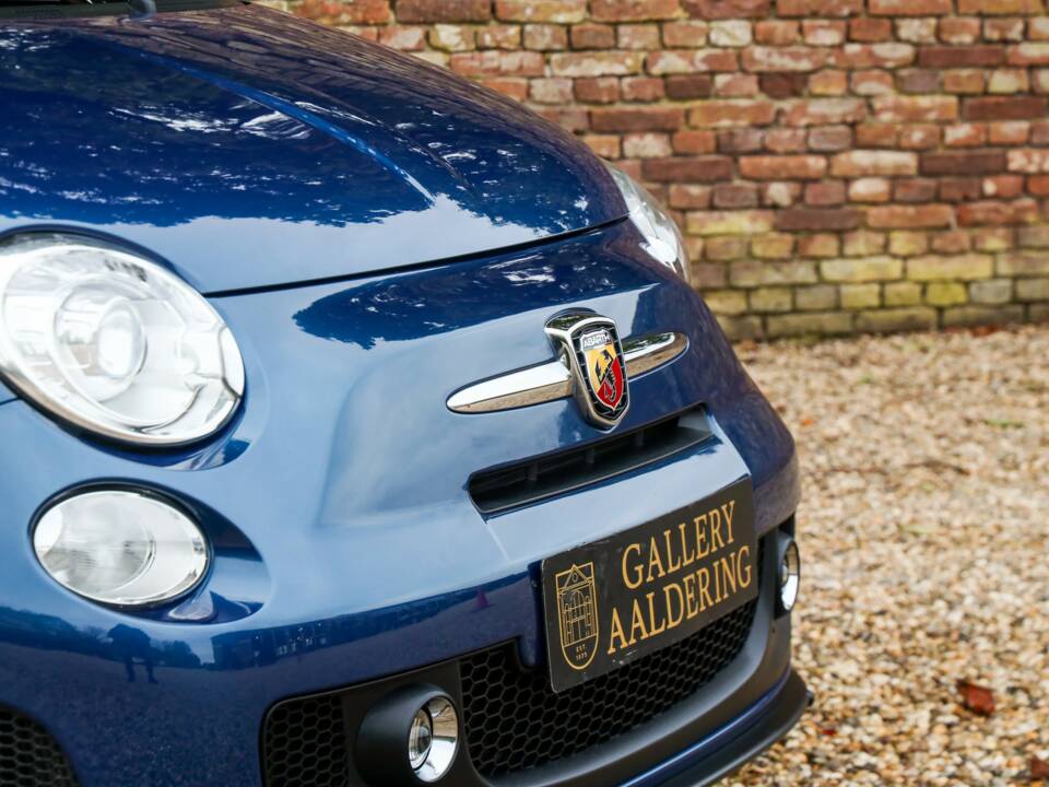 Image 48/50 of Abarth 595 Cabrio Italia (2011)