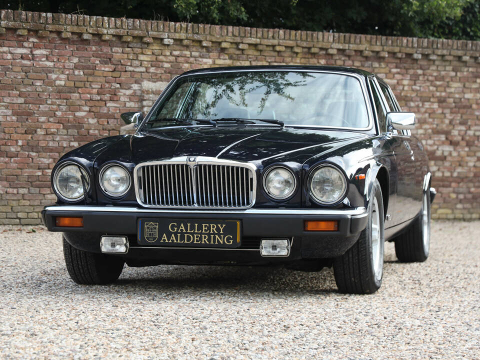 Imagen 13/50 de Jaguar XJ 12 (1985)
