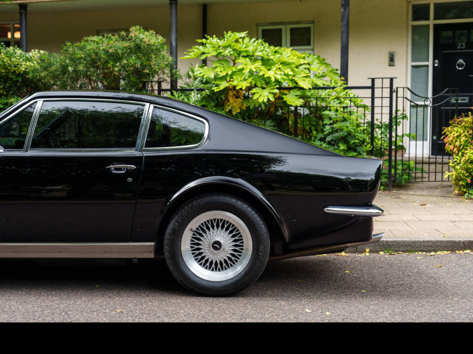 Afbeelding 11/28 van Aston Martin V8 Vantage X-Pack (1988)