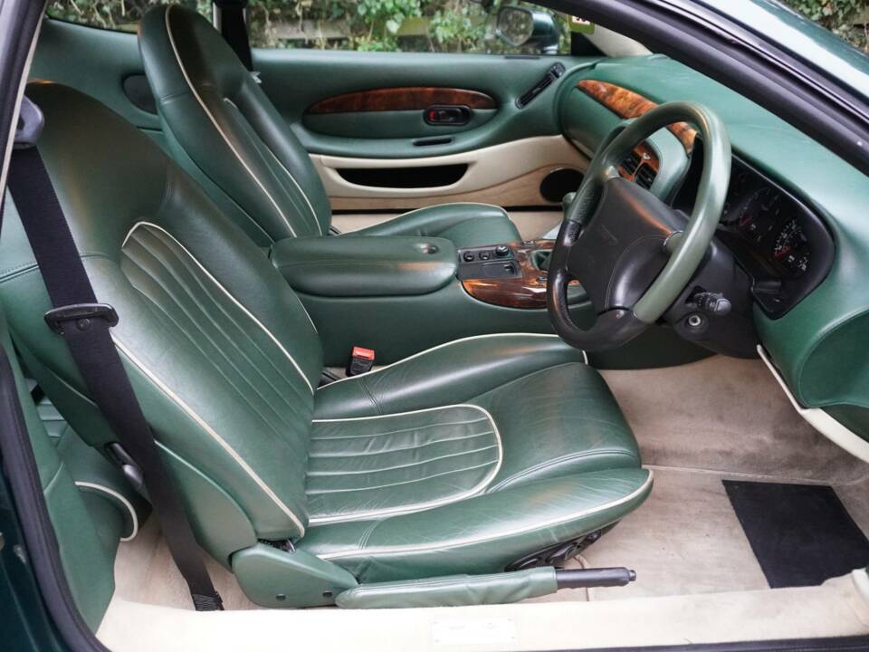Afbeelding 9/19 van Aston Martin DB 7 (1998)
