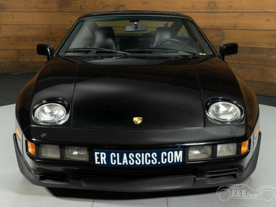 Bild 32/35 von Porsche 928 S (1986)