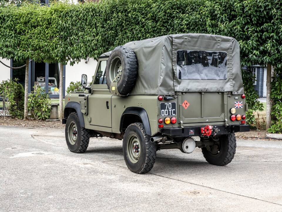 Bild 8/41 von Land Rover Defender 90 Td5 (1998)