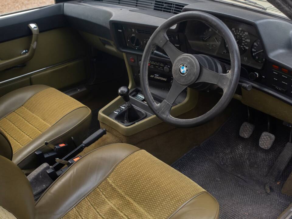 Immagine 4/50 di BMW 633 CSi (1977)