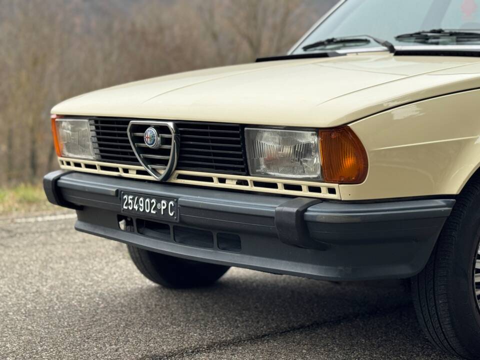 Image 5/46 of Alfa Romeo Giulietta 1.6 (1981)