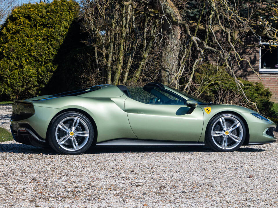 Imagen 3/15 de Ferrari 296 GTS (2025)