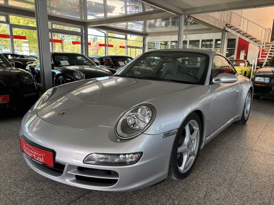 Afbeelding 23/32 van Porsche 911 Carrera (2005)