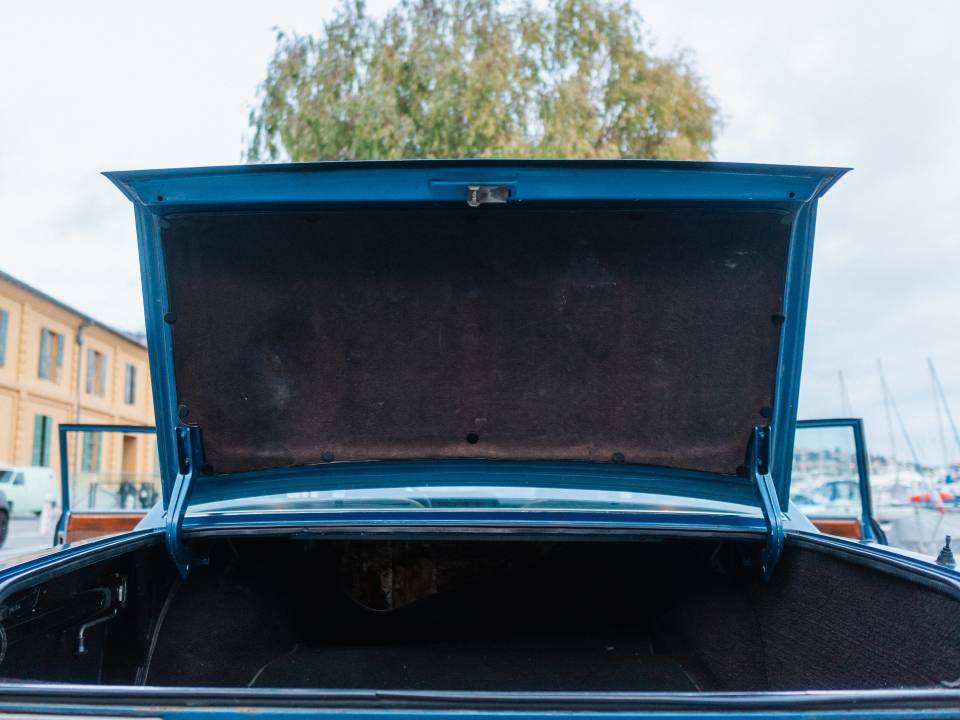 Image 35/37 of FIAT 130 Coupé (1974)