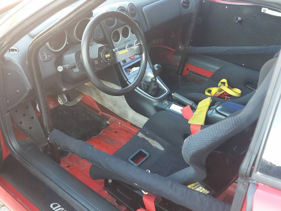 Image 11/13 of Alfa Romeo GTV 3.0 V6 24V (2000)