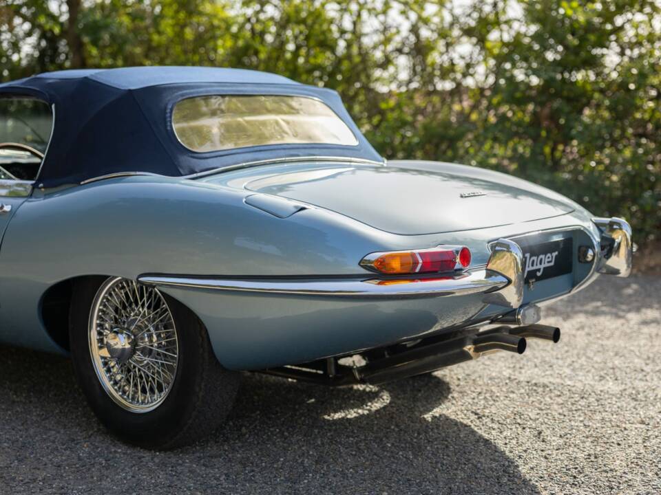 Image 28/50 de Jaguar Type E 3.8 (1964)