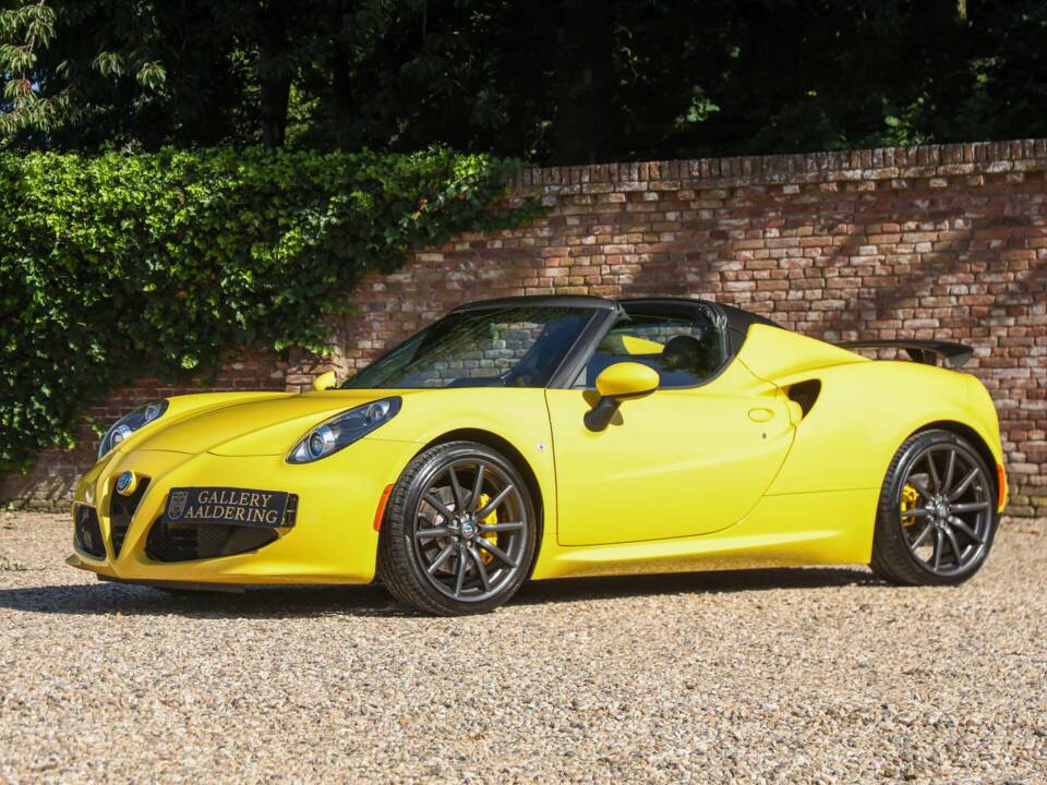 Image 17/50 of Alfa Romeo 4C Spider (2018)