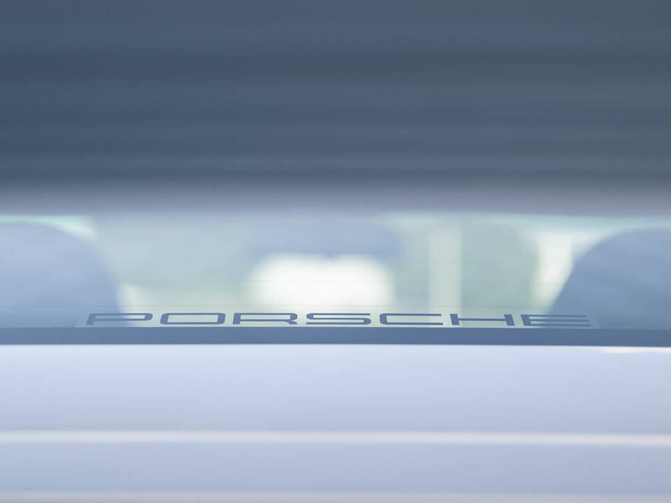 Image 23/51 of Porsche 911 GT2 (2001)
