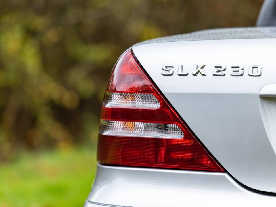 Image 19/47 of Mercedes-Benz SLK 230 Kompressor (2000)