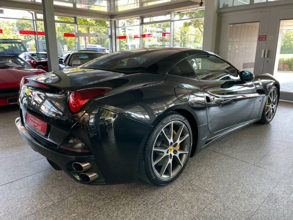 Imagen 7/17 de Ferrari California (2012)